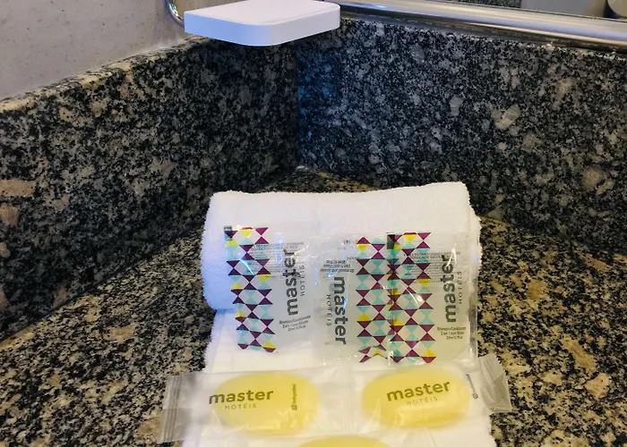 Master Express Baixa - Proximo Ao Araujo Viana, Ufrgs, Santa Casa E Beira-rio Hotel