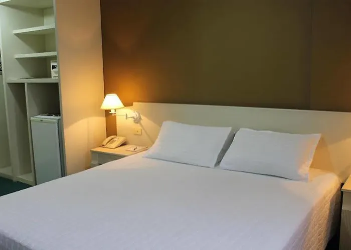 Master Express Baixa - Proximo Ao Araujo Viana, Ufrgs, Santa Casa E Beira-rio Hotel 3*